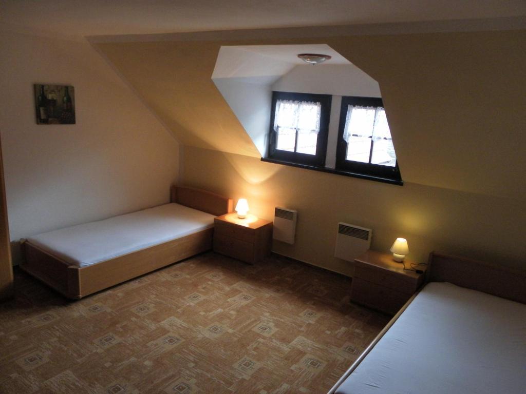 U Kralovny Dagmar Hotell Karlštejn Rom bilde